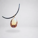 Collar Molécula de Café en Madera Nogal